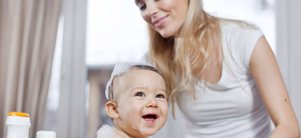 Neonati e bambini: lavare i capelli in modo sicuro