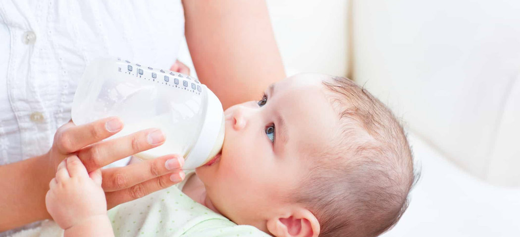 Reflusso gastroesofageo infantile: cos’è e come affrontarlo