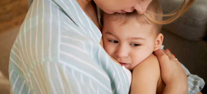 Come alleviare i sintomi del raffreddore del neonato? 5 rimedi efficaci