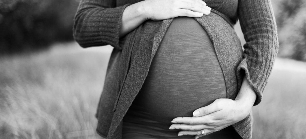 Ferro basso in gravidanza: quando ricorrere agli integratori (se l’alimentazione non basta)