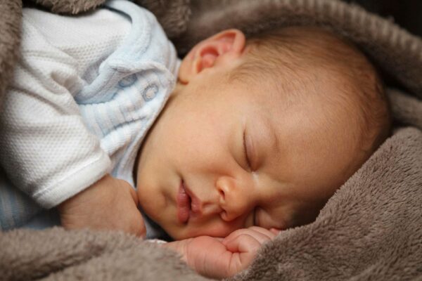sonno-agitato-neonati