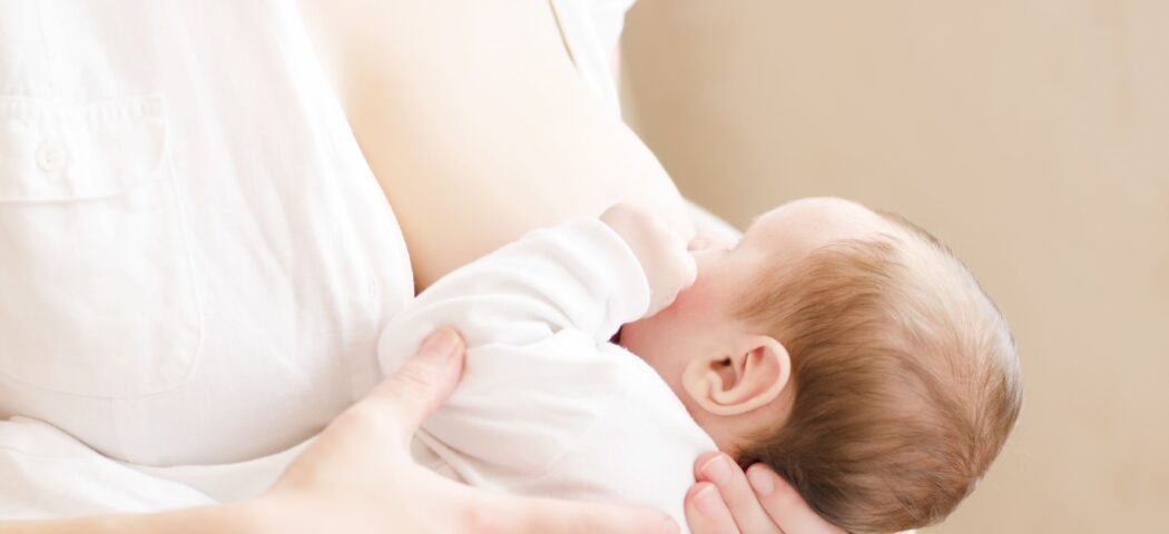Mamma e neonato: il legame attraverso l’allattamento
