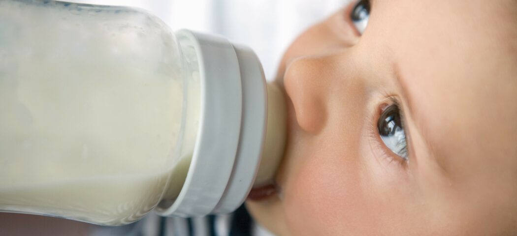 Svezzamento, divezzamento ed alimentazione complementare: oltre il latte c’è di più