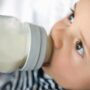svezzare i bambini cosa dare da mangiare